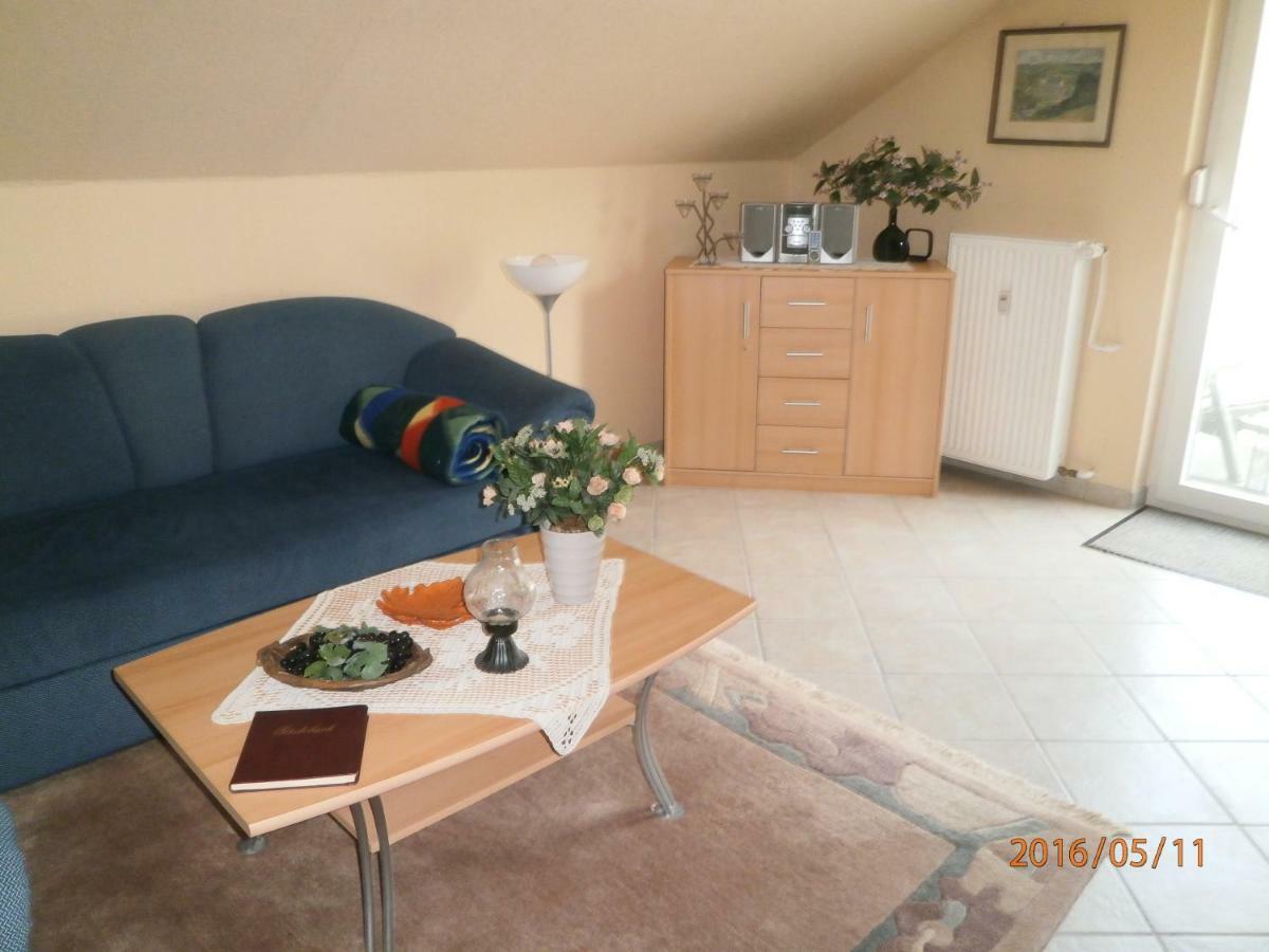 Fewo Moselblick Apartment แอนสท์ ภายนอก รูปภาพ